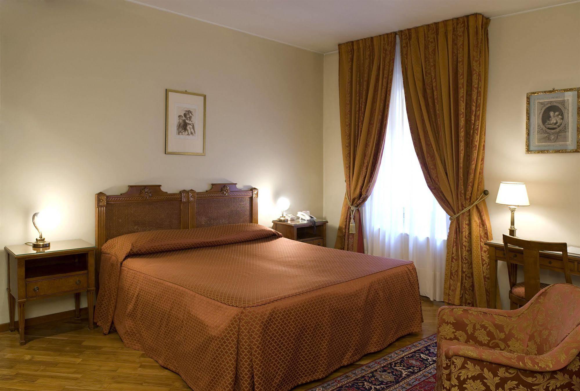 Albergo Delle Notarie Reggio nell'Emilia Exterior foto